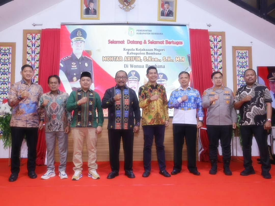 Bupati Bombana Burhanuddin bersama Wakil Bupati Ahmad Yani menyambut Kajari baru Mohtar Arifin. Pertemuan ini menjadi momentum memperkuat sinergi penegakan hukum, pendampingan hukum, dan pencegahan korupsi.