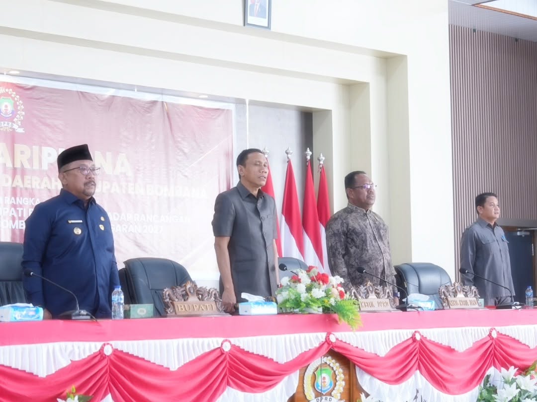 Bupati Bombana Burhanuddin menyampaikan rancangan KUA-PPAS 2027 dengan proyeksi pendapatan Rp742,42 miliar dan belanja Rp708,34 miliar. Anggaran diarahkan untuk mendukung pertanian, perikanan, infrastruktur, pelayanan publik, dan reformasi birokrasi.