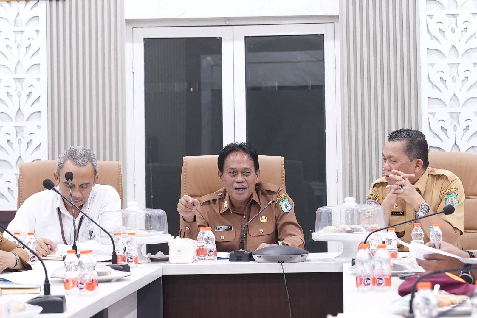Pemerintah Kabupaten Bombana memperkuat pengendalian inflasi melalui evaluasi harga pangan, penguatan produksi lokal, sinkronisasi data, dan perbaikan distribusi komoditas strategis.