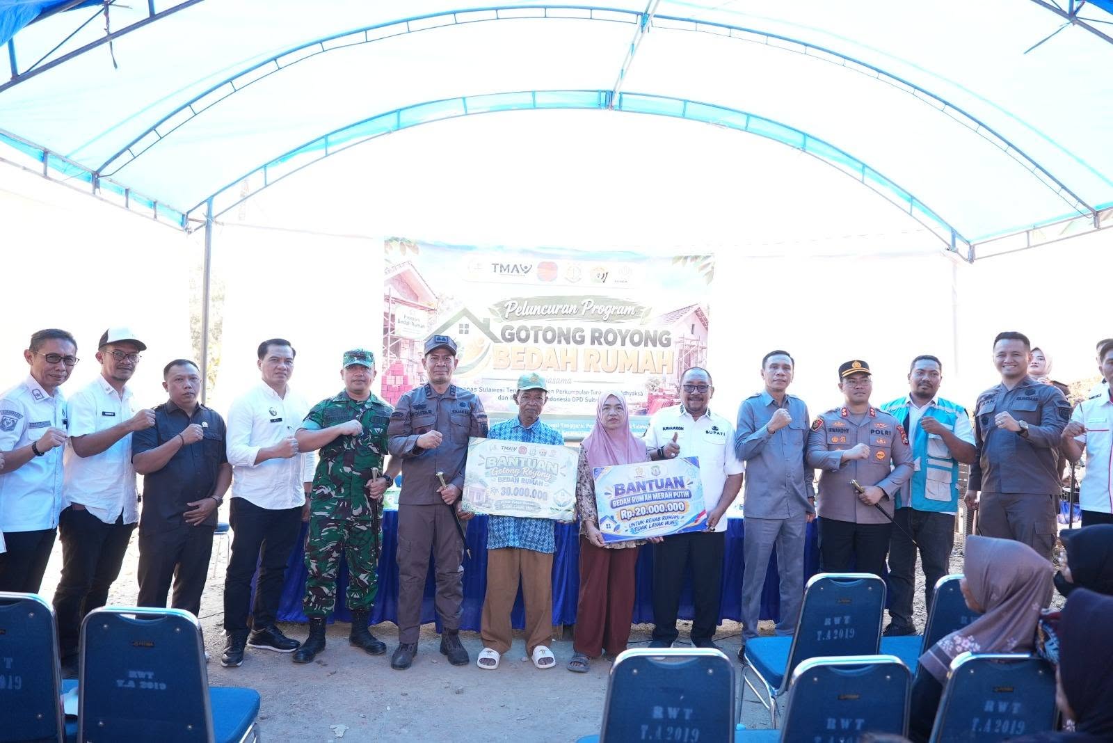 Pemkab Bombana dan Kejari Bombana memulai Program Gotong Royong Bedah Rumah di Desa Margajaya. Sebanyak 10 penerima mendapat dukungan hingga Rp50 juta per rumah.